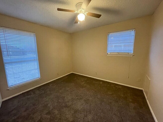 Building Photo - Family Home in Lawndale