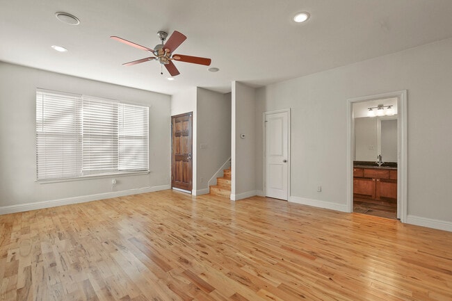 Building Photo - 5219 Richard Ave