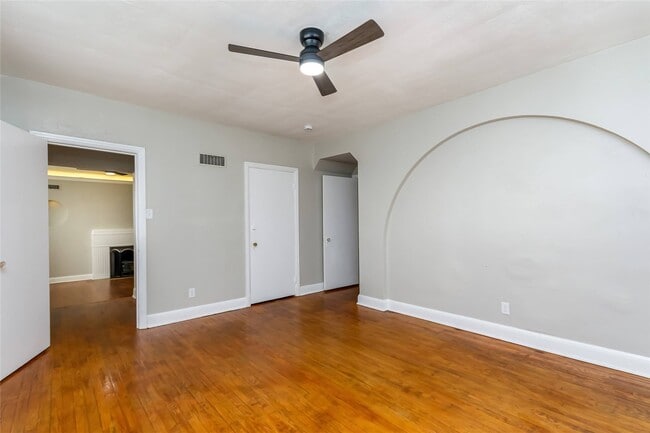 Building Photo - 8910 Gravois Rd