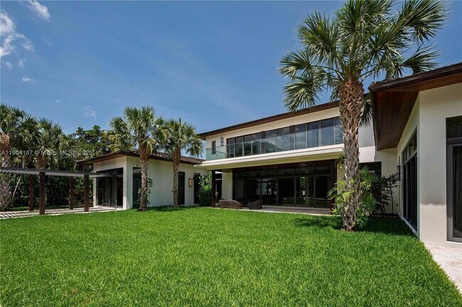 Building Photo - 9000 SW 63rd Ct