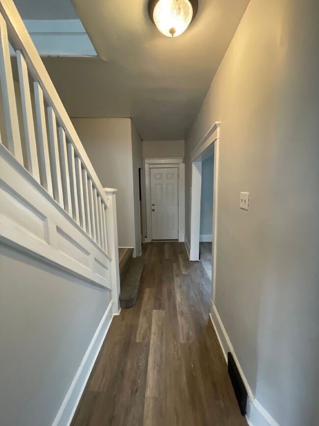 Building Photo - Completely renovated 4 bed 1 bath home near Kennywood Park!