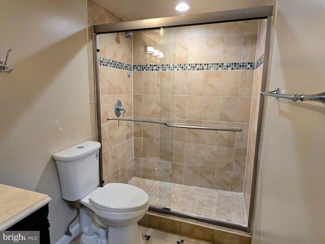 Building Photo - 5903 Mt Eagle Dr