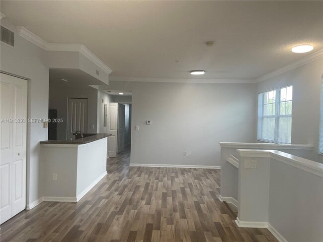 Building Photo - 6020 W Sample Rd