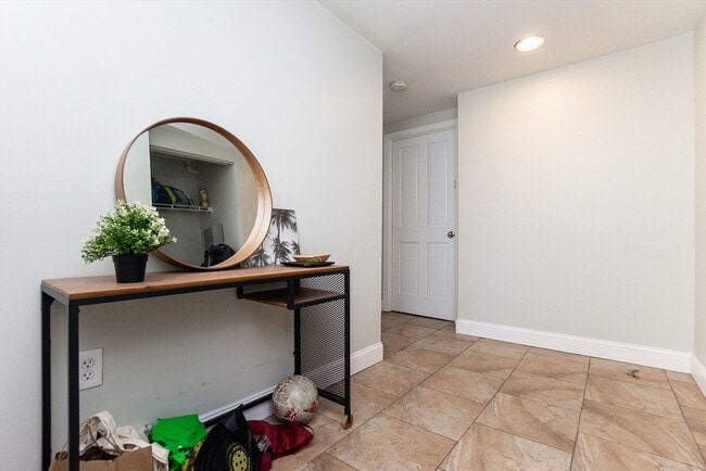 Building Photo - 8 - 10-10 Museum Way