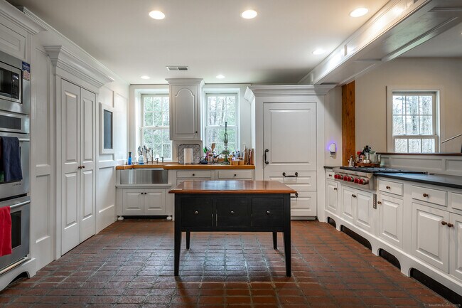 Building Photo - 109 Dibble Hill Rd