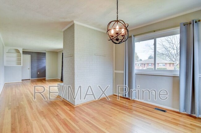 Building Photo - 609 Birch Dr