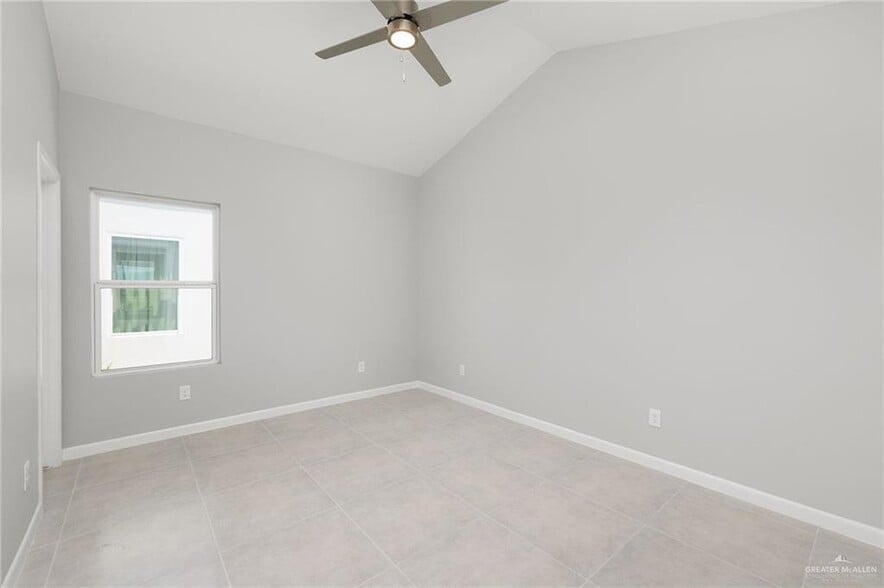 Building Photo - 2509 Woodpecker Rd