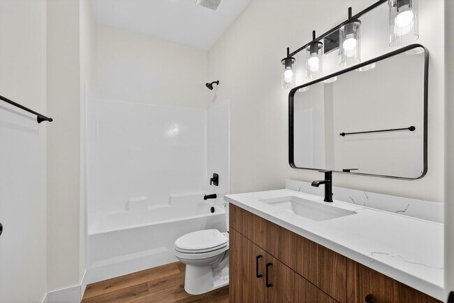 Building Photo - JR119L