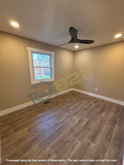 Building Photo - 232 Cedar Creek Dr