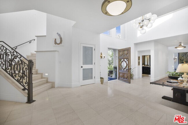 Building Photo - 4001 Clarinda Dr