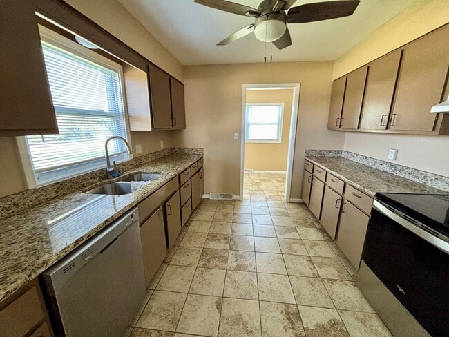 Building Photo - Italian Estates Property Management
