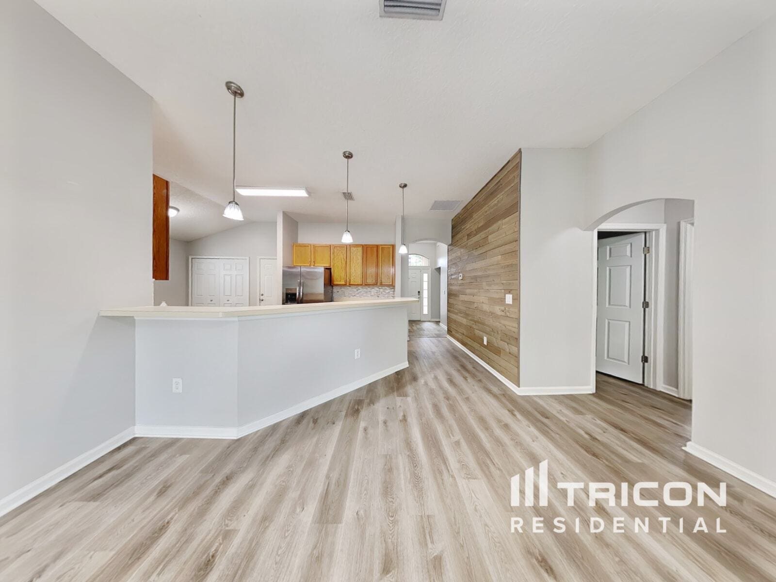 Building Photo - 2450 Creekfront Dr