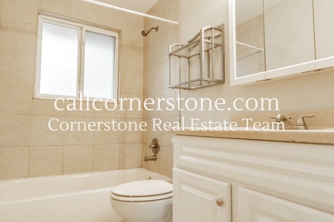 Building Photo - 3614 Regis St