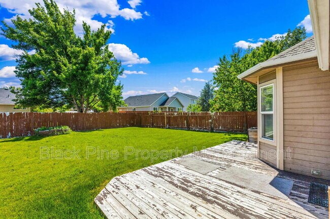 Building Photo - 541 S Canvasback Way