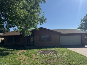 Building Photo - Lovely 3 bedroom 2 bath in desirable neighborhood