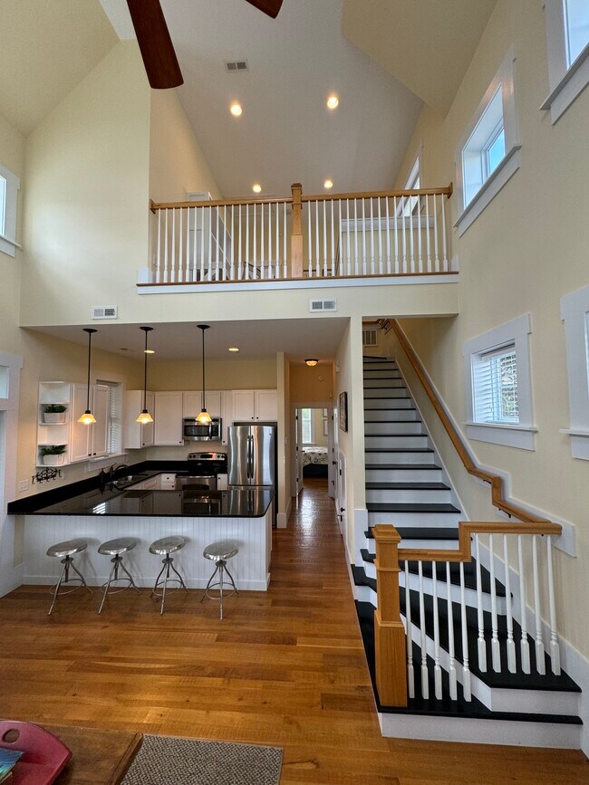 Building Photo - 819 Meadowsweet Ln