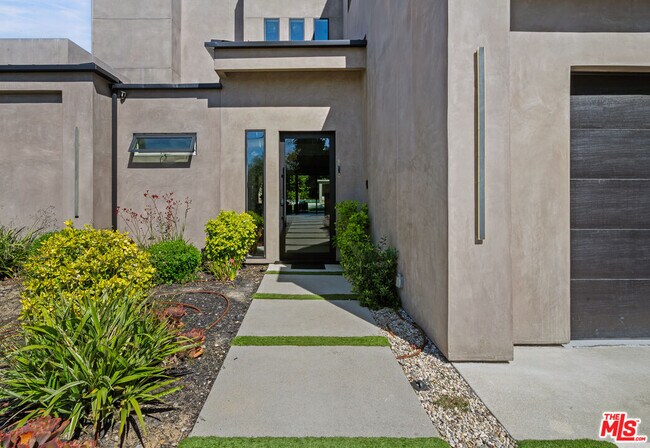 Building Photo - 5826 Corbin Ave