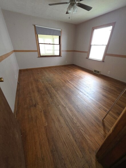 Building Photo - 1818 E Clay St