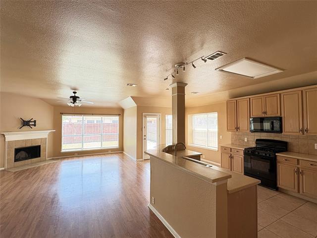 Building Photo - 10428 Jaybird Dr
