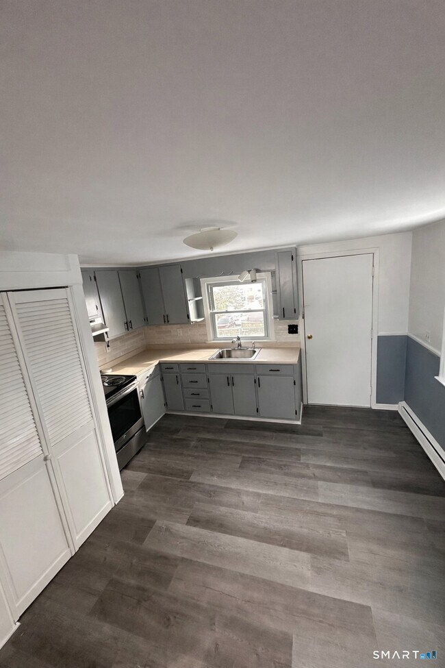 Building Photo - 131 Ruth St