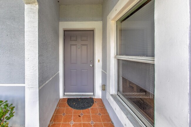 Building Photo - 1829 Sandhill Crane Dr