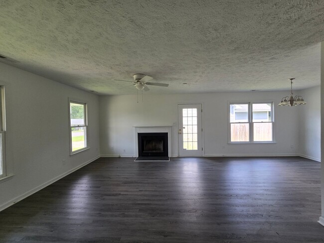 Building Photo - 1521 Kara Ct