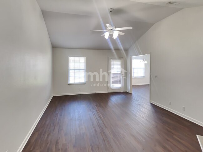 Building Photo - 837 Kaylee Cir