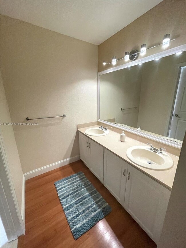 Building Photo - 10290 SW 139th Ct