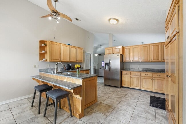 Building Photo - 123 Steeplechase Dr