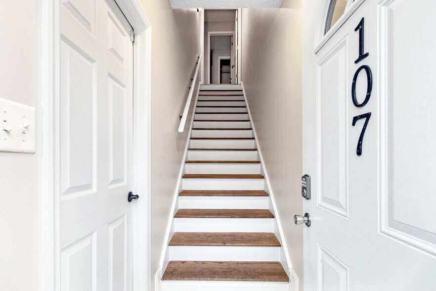 Building Photo - 107 Rystan Pl