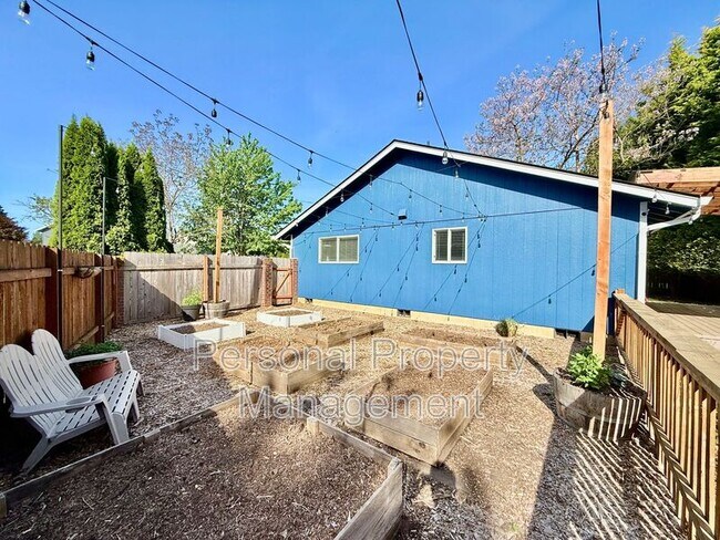 Building Photo - 9719 NE 60th Ave