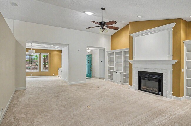 Building Photo - Lake Balboa Area| Home| Unfurnished