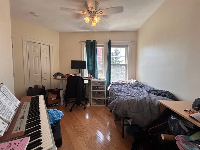 Building Photo - 340 Putnam Ave