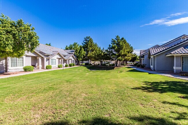 Building Photo - Welcome home to this charming 2-bedroom, 2-bath residence in the heart of Chandler!