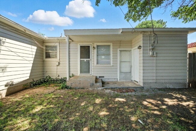 Building Photo - 4208 42nd St