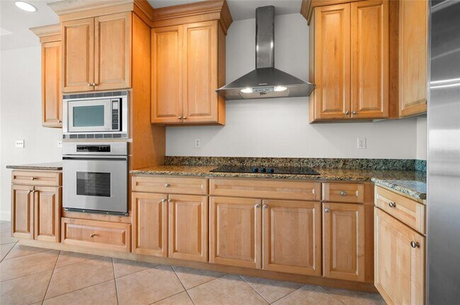 Building Photo - 1375 Beach Rd