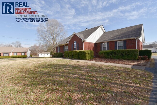 Building Photo - 3BR/2BA south Mboro 2-car garage, fenced backyard with brand new patio!