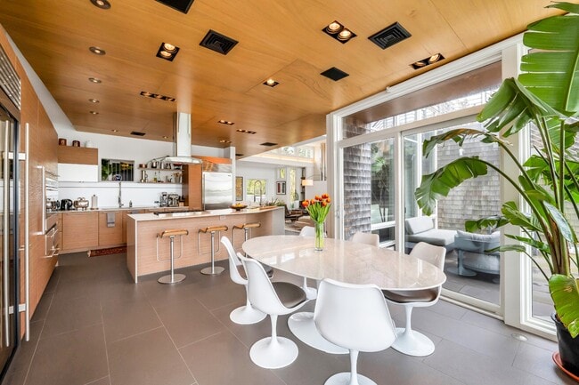 Building Photo - 54 Bay View Dr E