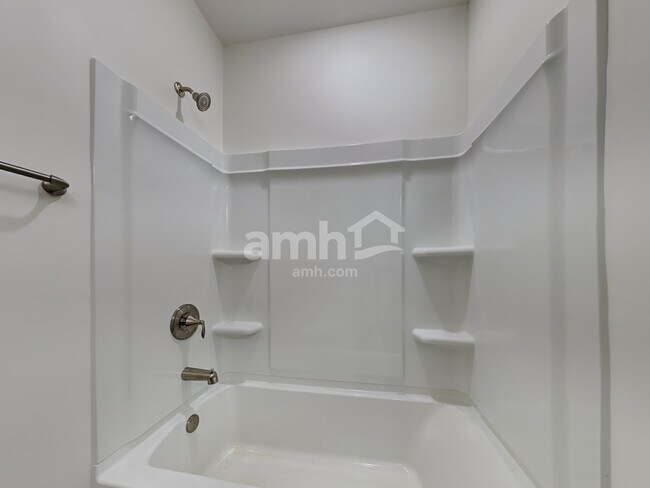 Building Photo - 5045 Hudson Vly Dr