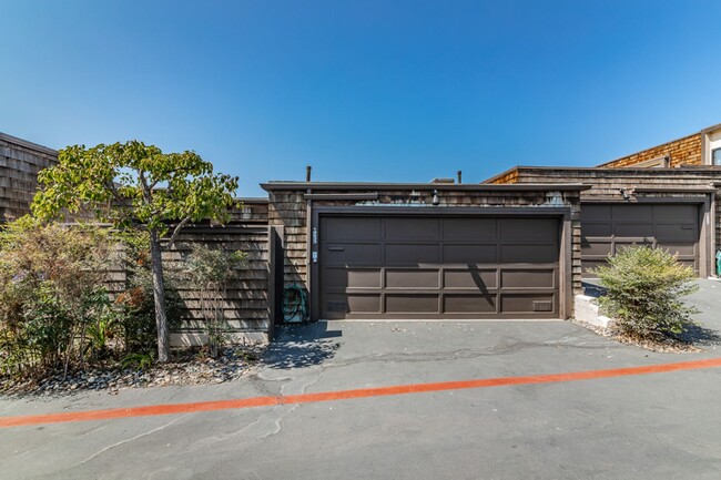 Building Photo - Del Mar Furnished Townhome with Ocean View...