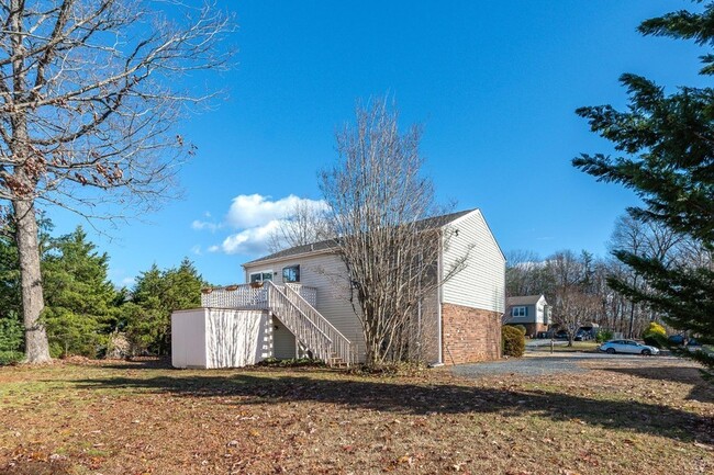 Building Photo - 117 Settlement Dr