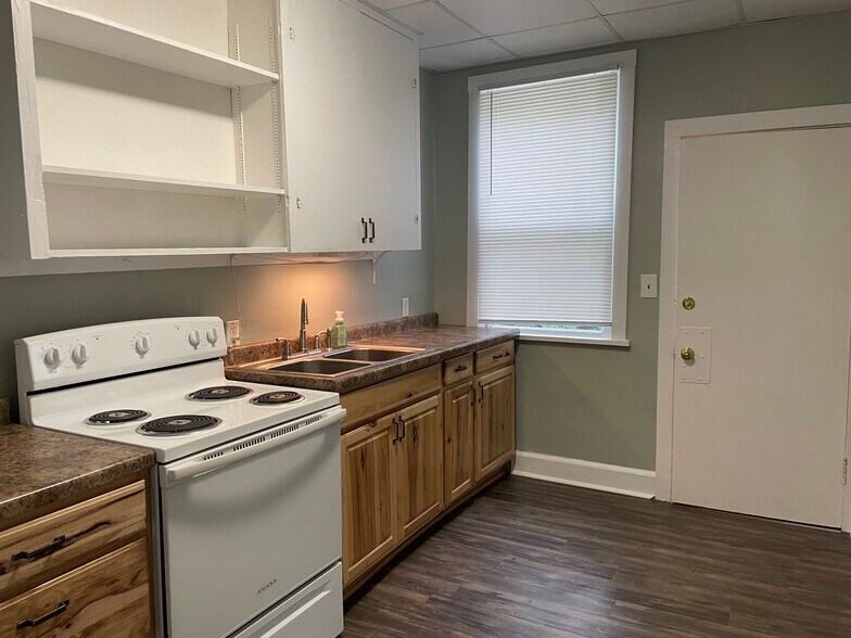 Building Photo - 1207 E 4th St