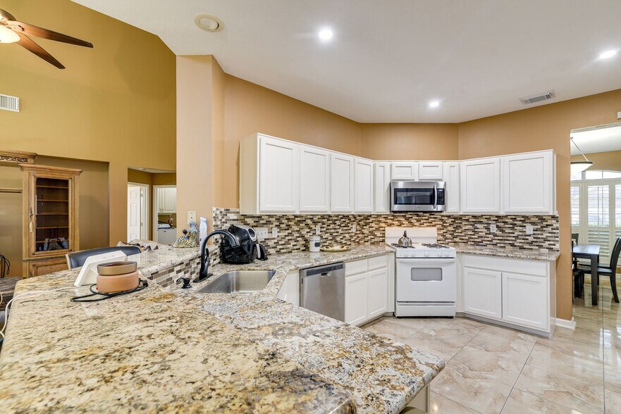 Building Photo - 16523 Terrace Hollow Ln