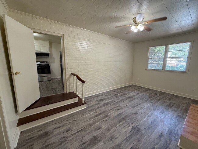 Building Photo - Spacious 3 Bedroom Home – East Side Athens