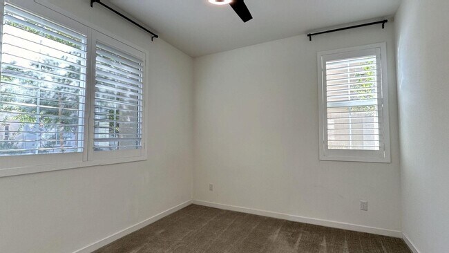 Building Photo - 26149 Park Ave