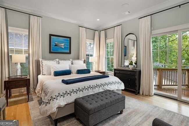 Building Photo - 407 8th St NE