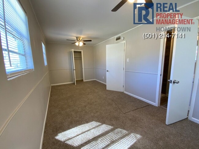 Building Photo - 8600 Winston-