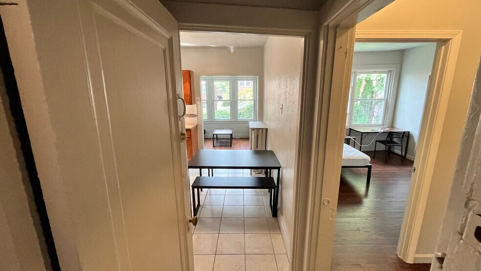 Building Photo - 5847 Nicholson St