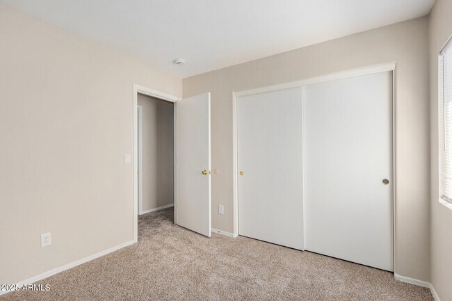 Building Photo - 22813 W Gardenia Dr
