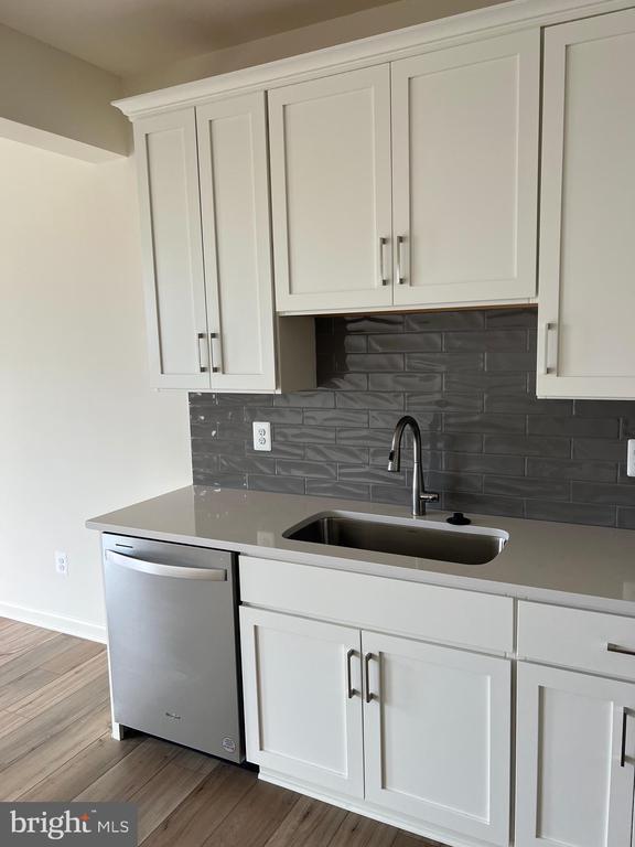 Building Photo - 115 Clifton Mnr